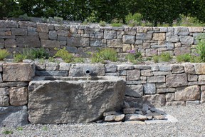 Scheuermann-Naturstein-Showroom-Mauern-Rustikal-19